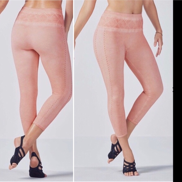 Fabletics Pants - Fabletics Rosebloom Seamless Solid Capri
